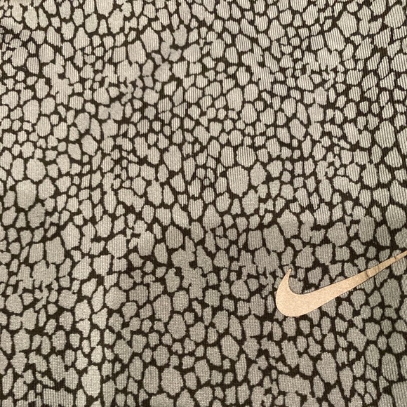 Nike Relay Capri Leggings Reptile Print Small VGC - Picture 3 of 5